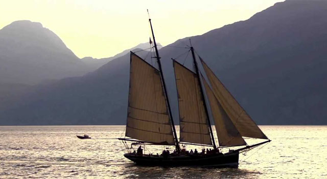 Boat weddings: Siora Veronica, ancient sailboat for weddings on Lake Garda