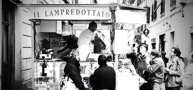 Food stand in the streets of Florence. Image from turismo.intoscana.it