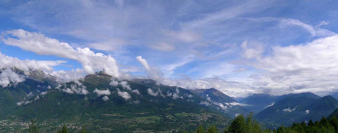 Valtellina Landscape - by Arnaldo Zitti [CC-BY-SA-2.5 and GFDL]