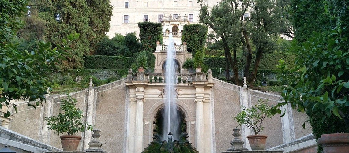 Seasonal travel in Italy: Villa d Este